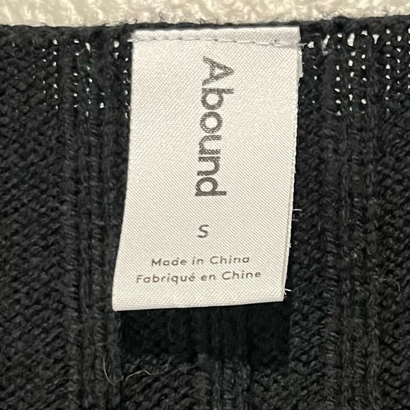 ABOUND- Black V Neck Ribbed Sweater Size S - Picture 3 of 3